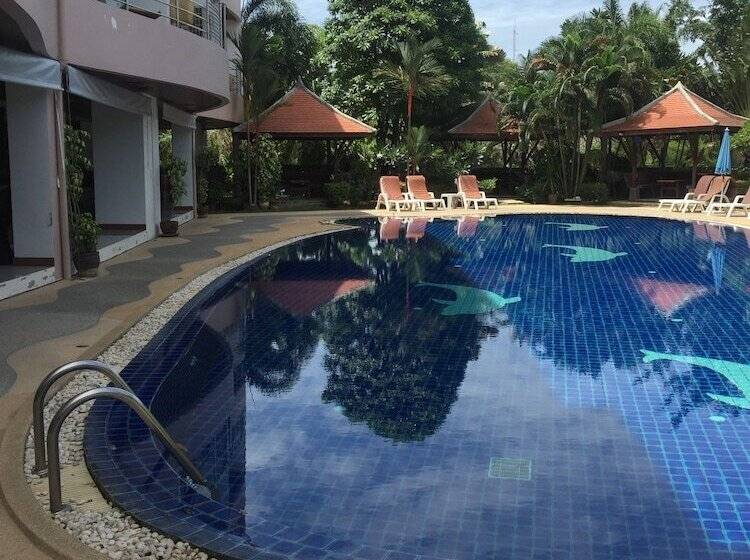 Chawenglakeview Condotel