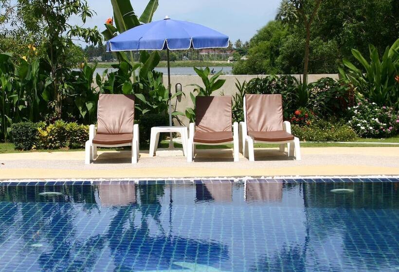 Chawenglakeview Condotel