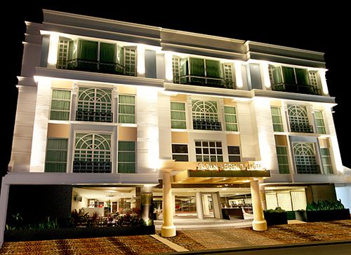 Hotel Crown Regency  Makati