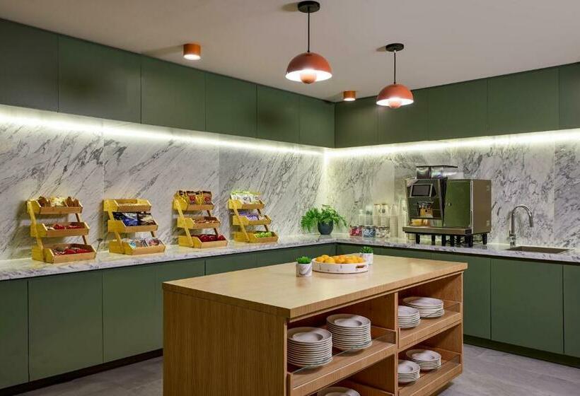 Delta Hotels By Marriott New York Times Square