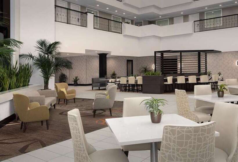 Embassy Suites La Quinta Hotel & Spa