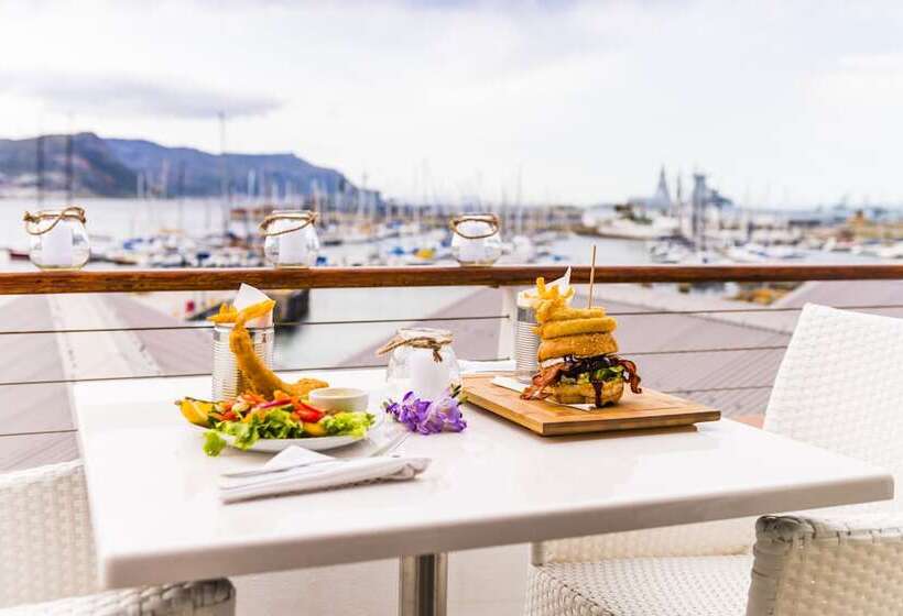Отель Simon S Town Quayside