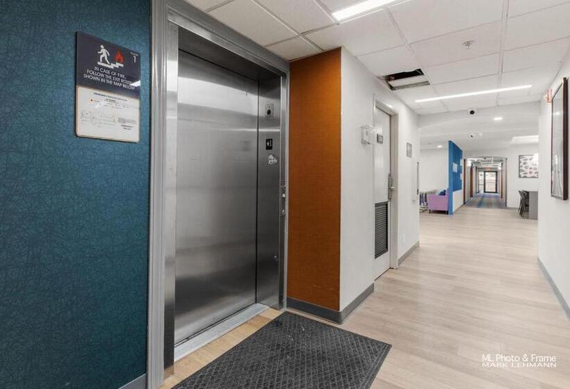 هتل Comfort Suites