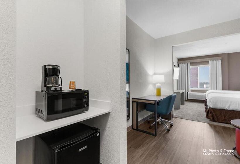 هتل Comfort Suites