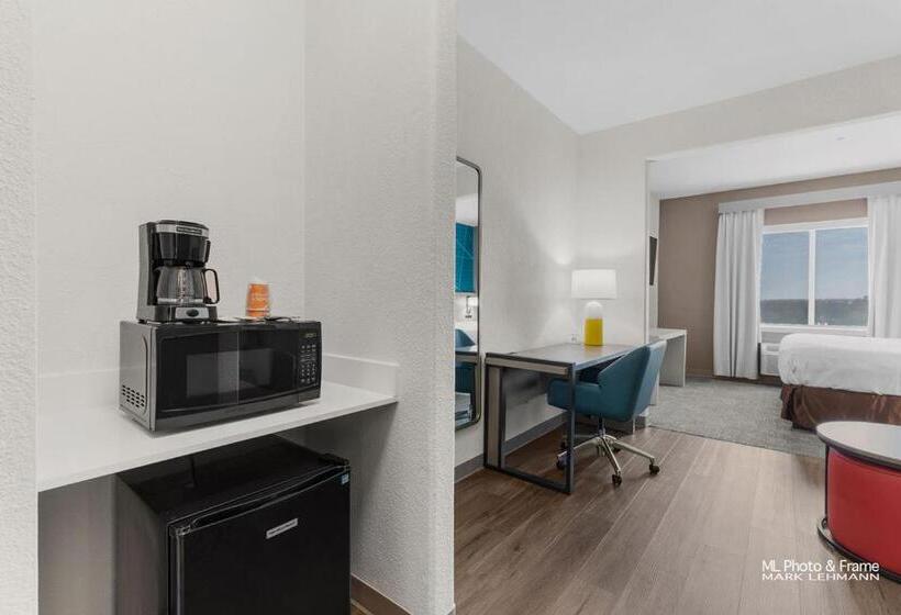 هتل Comfort Suites