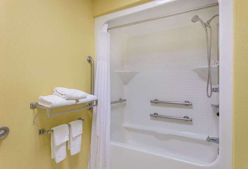 فندق Baymont By Wyndham Fayetteville