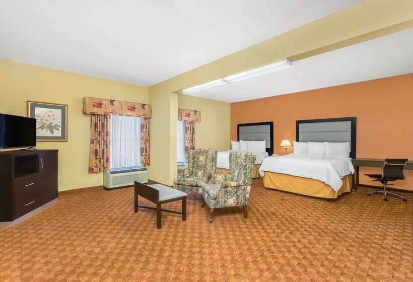 فندق Baymont By Wyndham Fayetteville