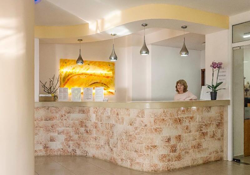 בית מלון כפרי Begeti Bay