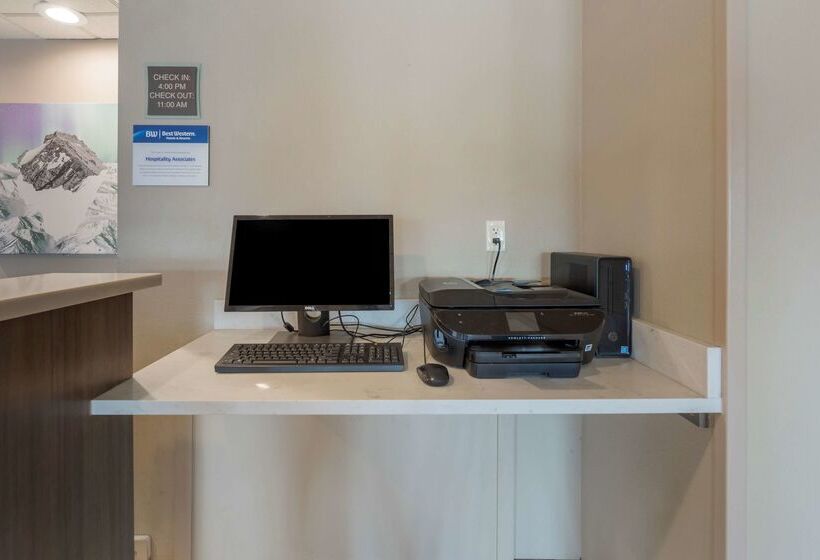 فندق Best Western Plus Chena River Lodge