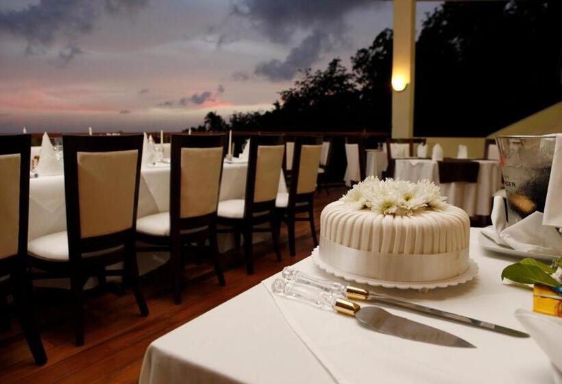 هتل Calabash Cove Resort And Spa   Adults Only
