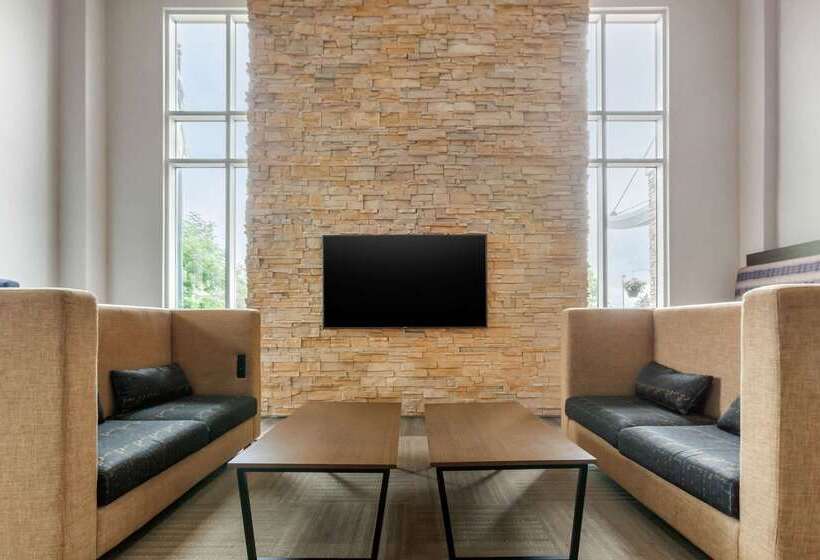 Cambria Hotel Denver International Airport