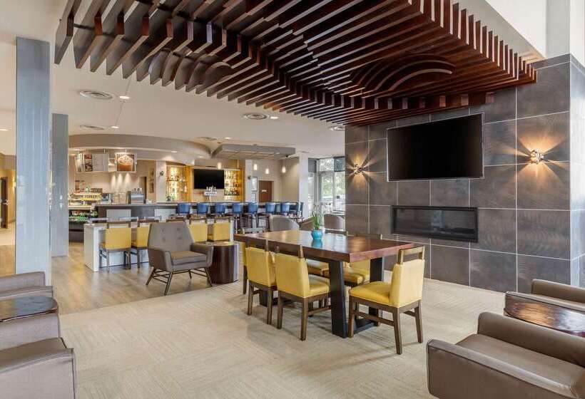 Cambria Hotel Denver International Airport