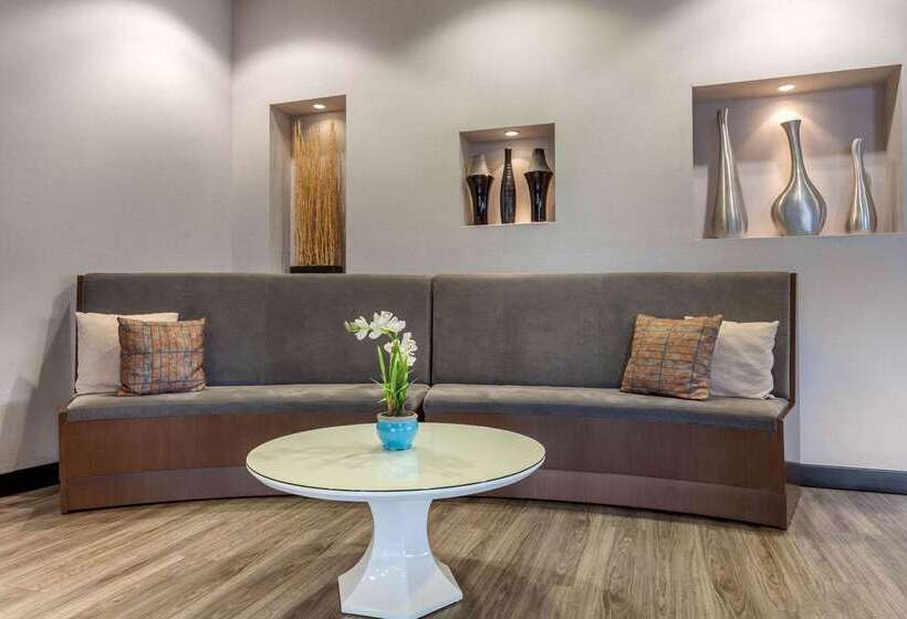 Cambria Hotel Denver International Airport