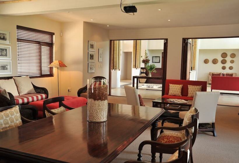 Отель Casterbridge Hollow Boutique