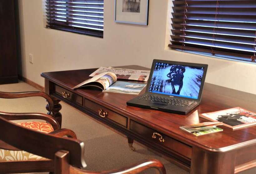 Отель Casterbridge Hollow Boutique