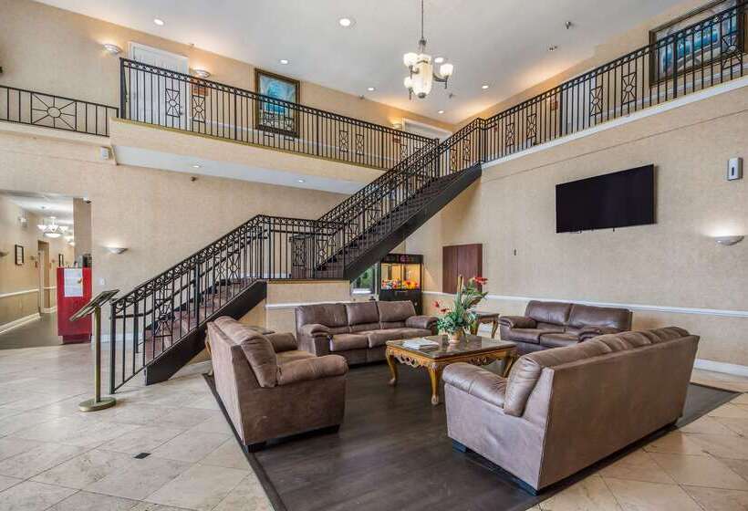 فندق Clarion Inn & Suites Central Clearwater Beach