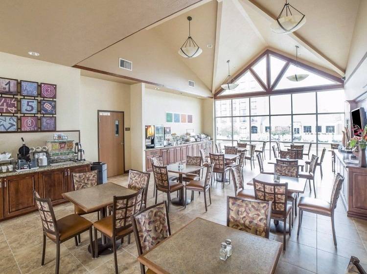 Отель Comfort Inn Downtown