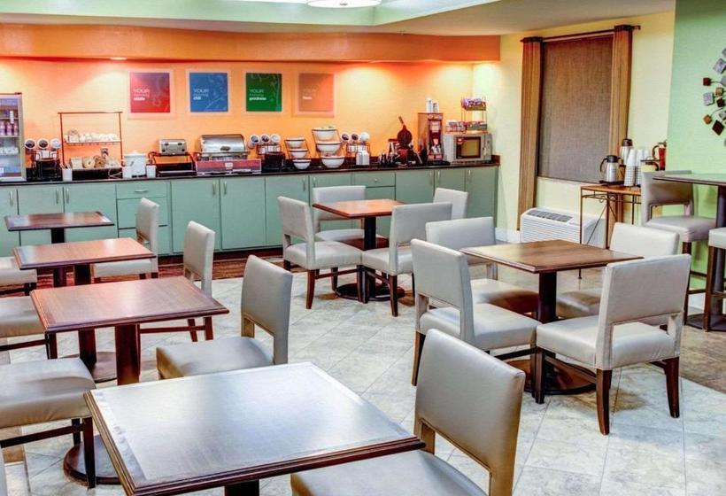 هتل Comfort Inn Near Casino