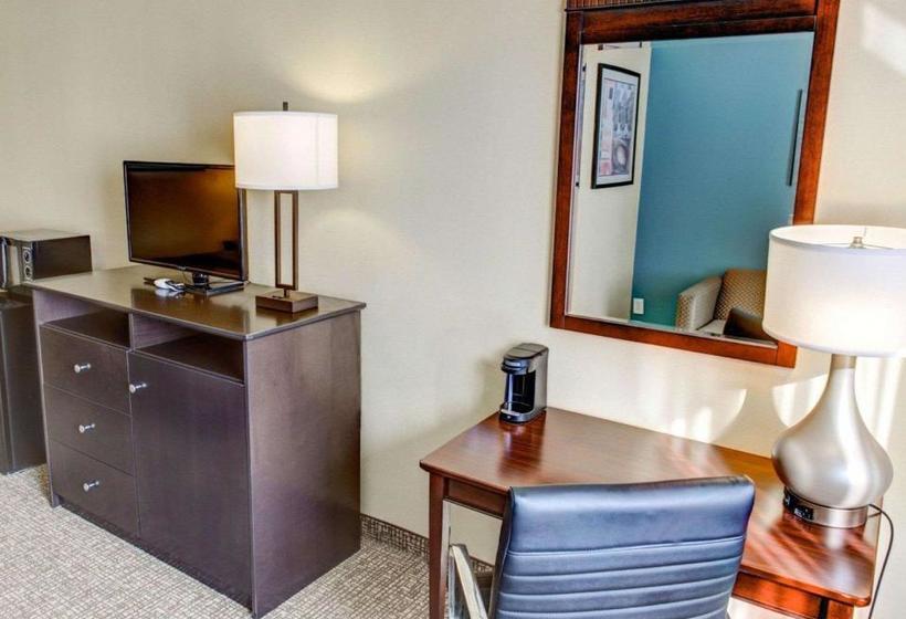 هتل Comfort Inn Near Casino