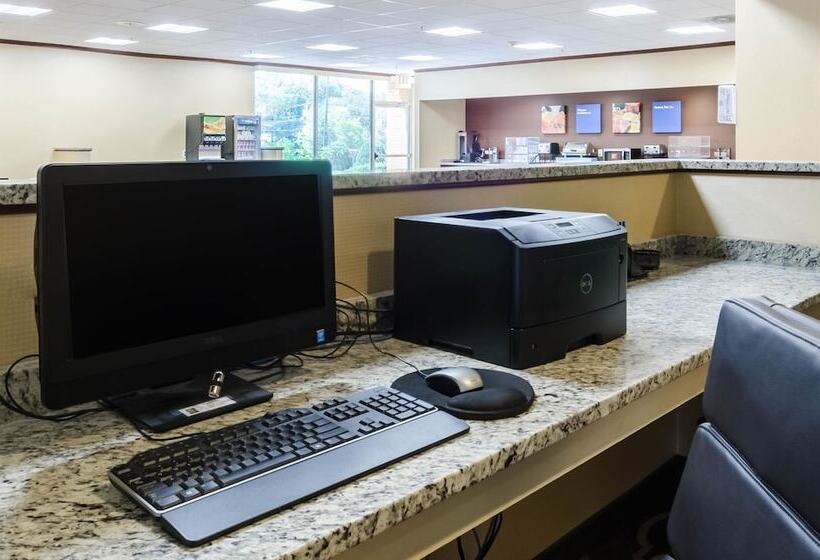 Отель Comfort Inn Randolph Boston