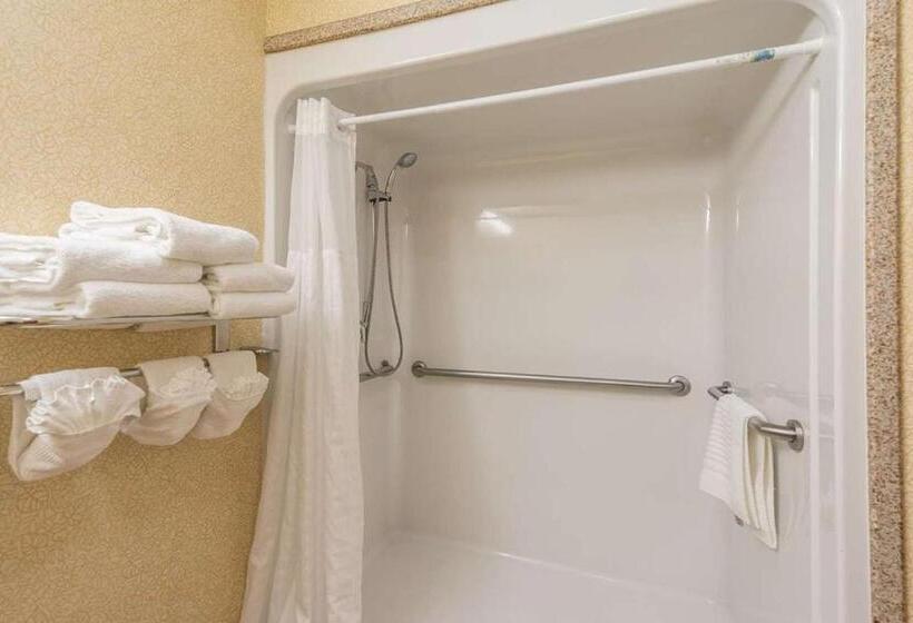 فندق Comfort Inn & Suites