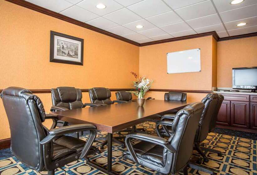 ホテル Comfort Inn & Suites Augusta Fort Eisenhower Area