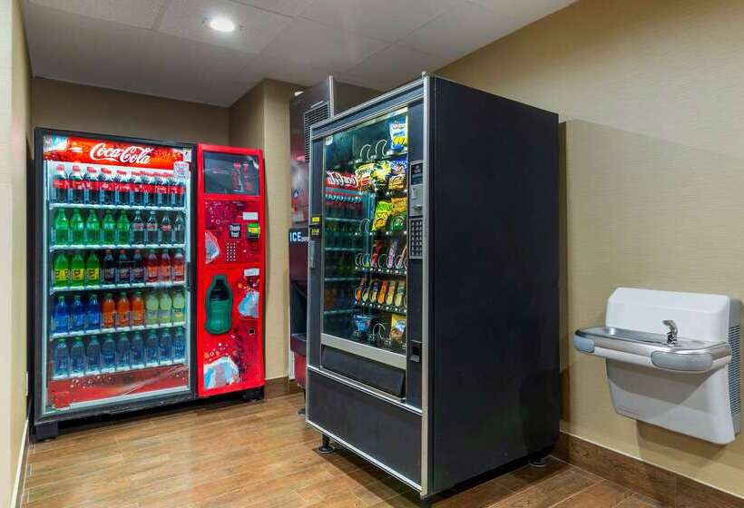 Отель Comfort Inn & Suites Montgomery Eastchase