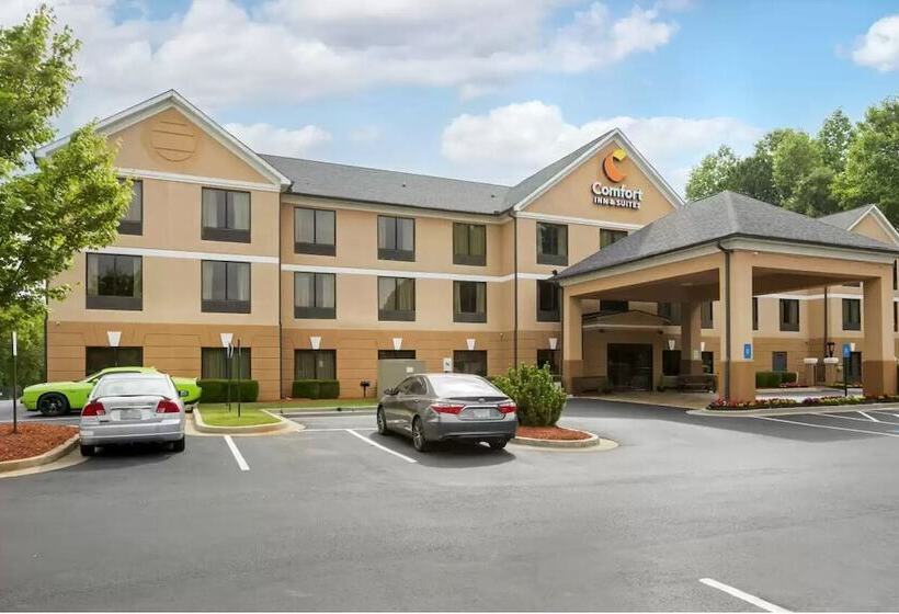 فندق Comfort Inn & Suites Peachtree Corners