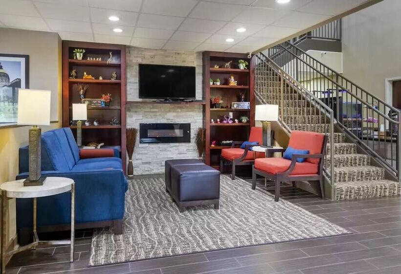 فندق Comfort Inn & Suites Peachtree Corners