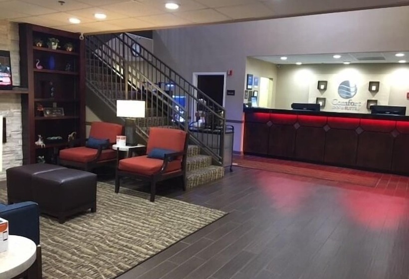 فندق Comfort Inn & Suites Peachtree Corners