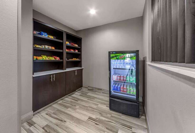 Отель Garner Oklahoma City Quail Springs By Ihg