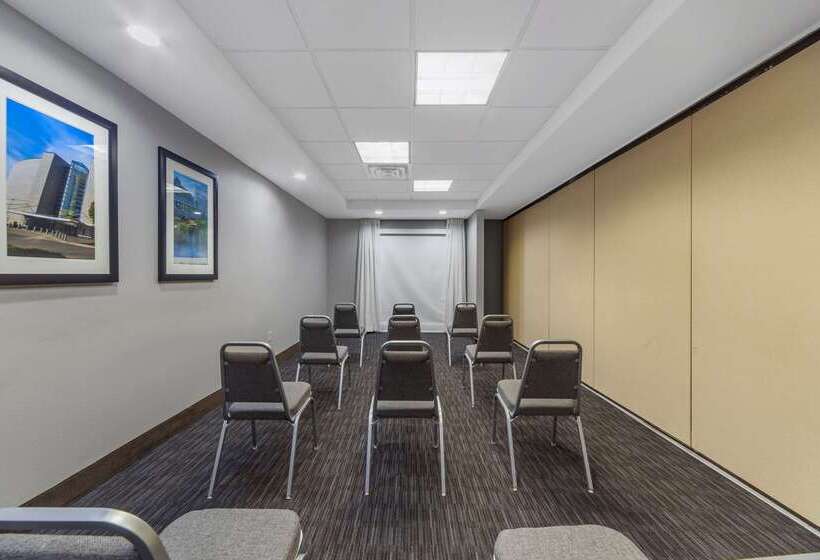 Отель Garner Oklahoma City Quail Springs By Ihg