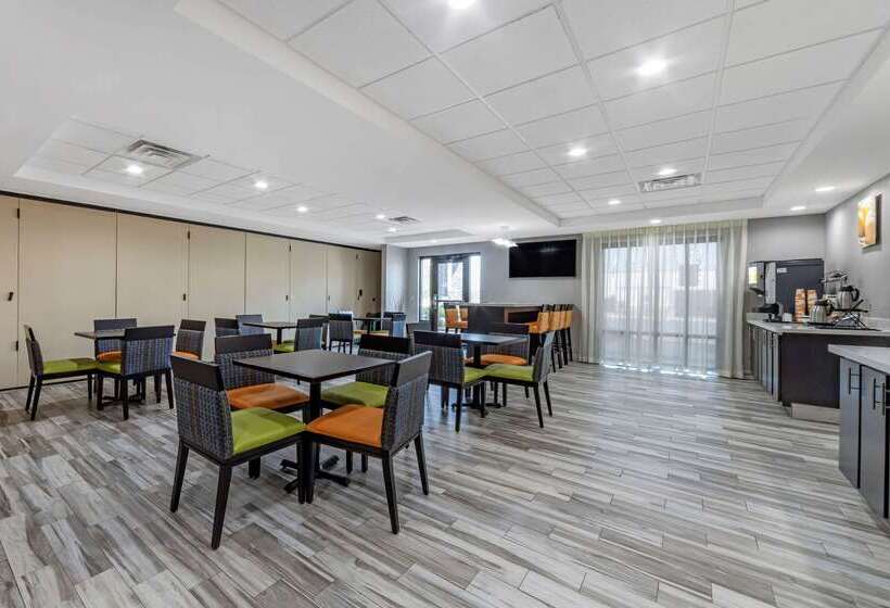 Отель Garner Oklahoma City Quail Springs By Ihg