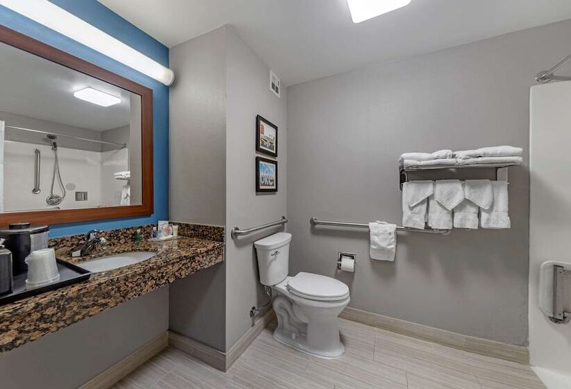 Отель Garner Oklahoma City Quail Springs By Ihg