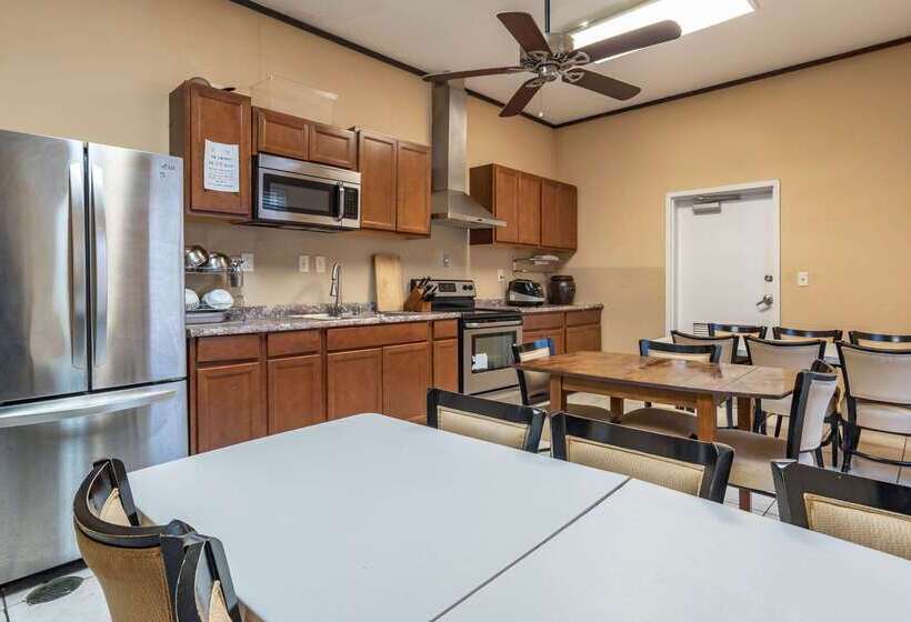 فندق Comfort Suites Airport South