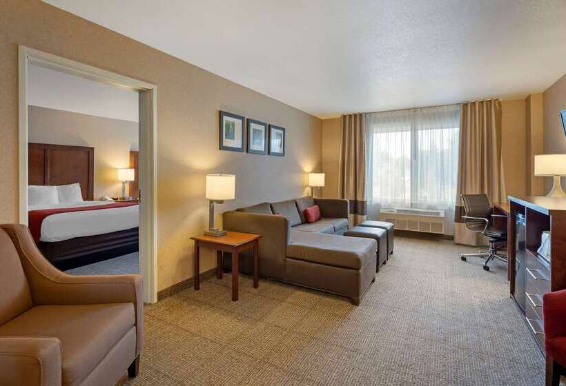 فندق Comfort Suites Anchorage International Airport