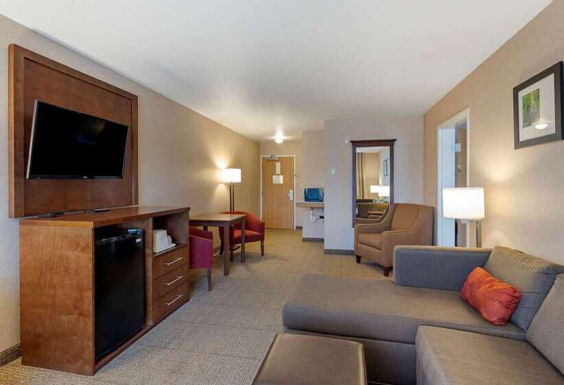 فندق Comfort Suites Anchorage International Airport