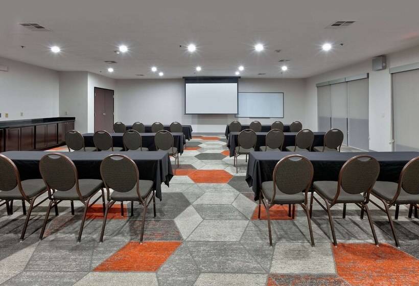 Отель Comfort Suites Arlington  Entertainment District