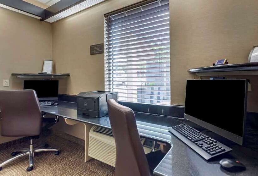 فندق Comfort Suites At Rivergate Mall