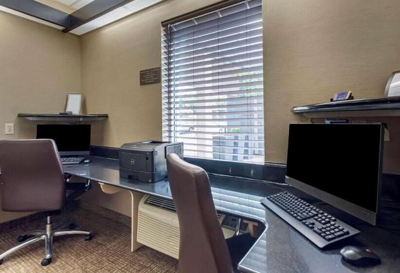 فندق Comfort Suites At Rivergate Mall