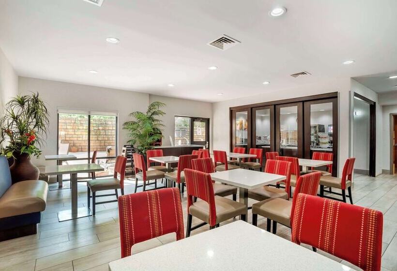 בית מלון כפרי Comfort Suites At Westgate Mall