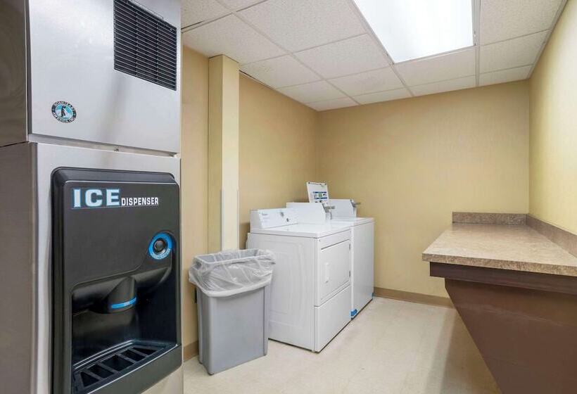 בית מלון כפרי Comfort Suites At Westgate Mall