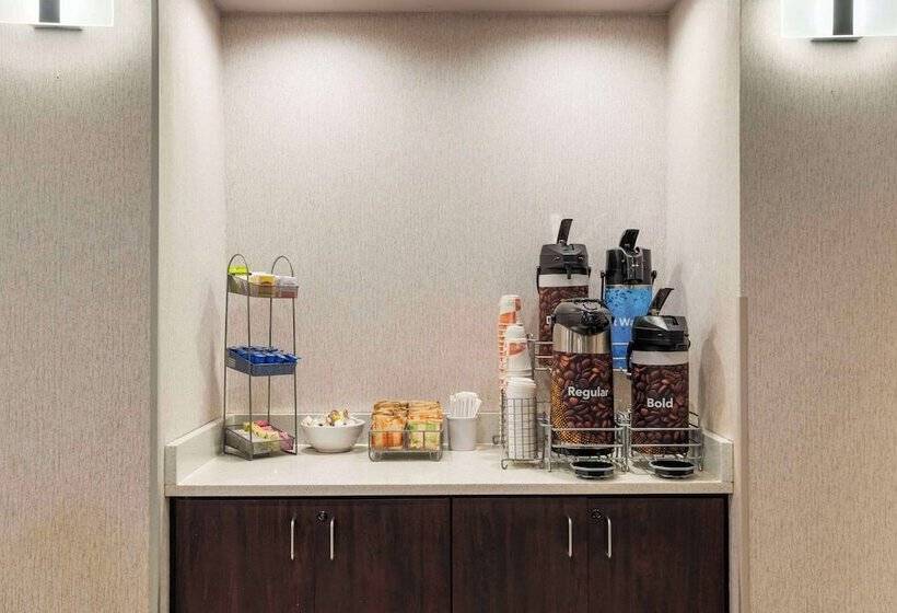 בית מלון כפרי Comfort Suites At Westgate Mall