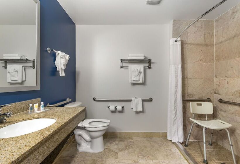 Отель Comfort Suites Atlanta Airport
