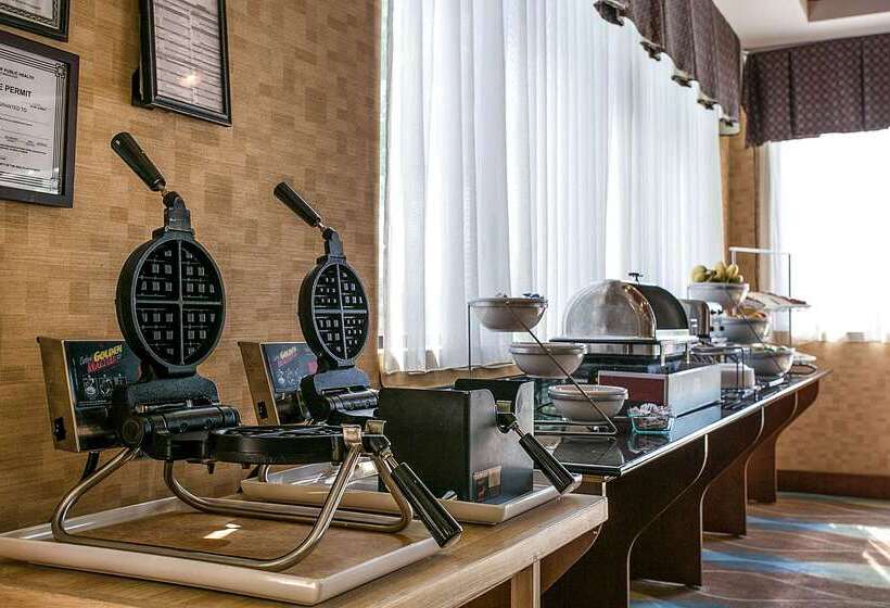 בית מלון כפרי Comfort Suites Augusta Riverwatch