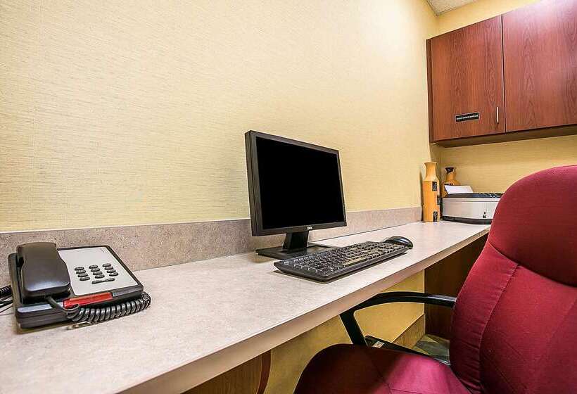 בית מלון כפרי Comfort Suites Augusta Riverwatch