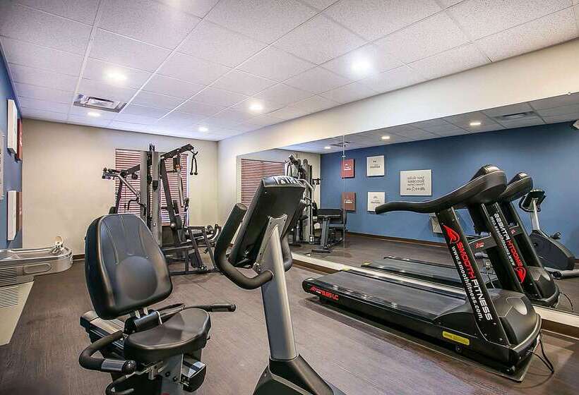 בית מלון כפרי Comfort Suites Augusta Riverwatch