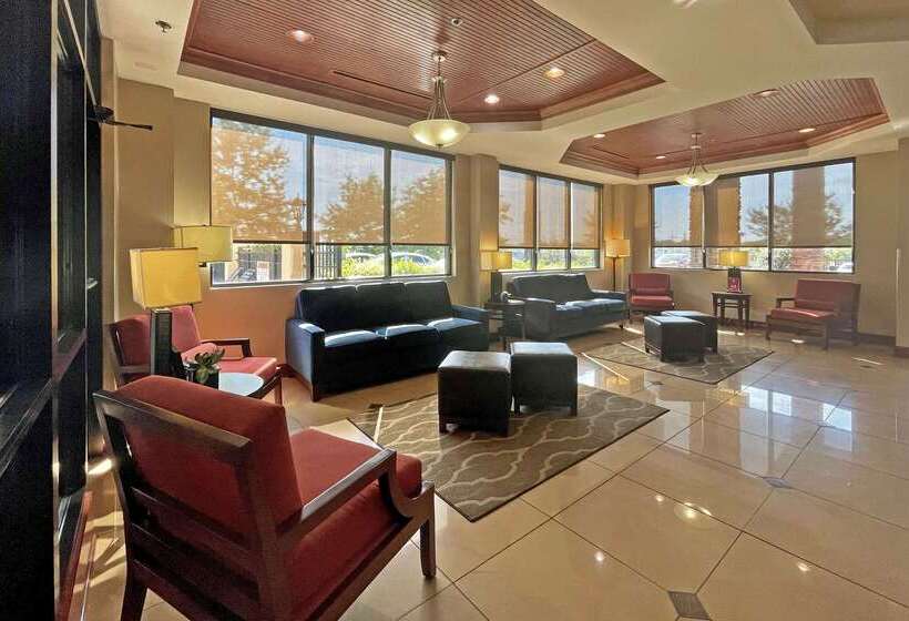 בית מלון כפרי Comfort Suites Augusta Riverwatch