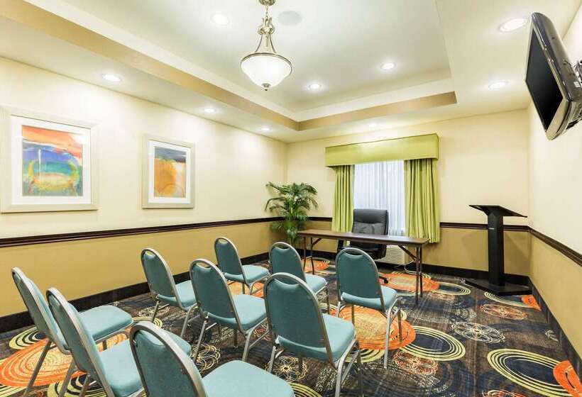 בית מלון כפרי Comfort Suites Beaumont I10