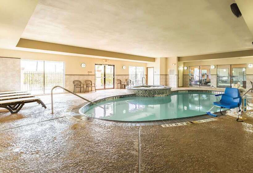 בית מלון כפרי Comfort Suites Beaumont I10